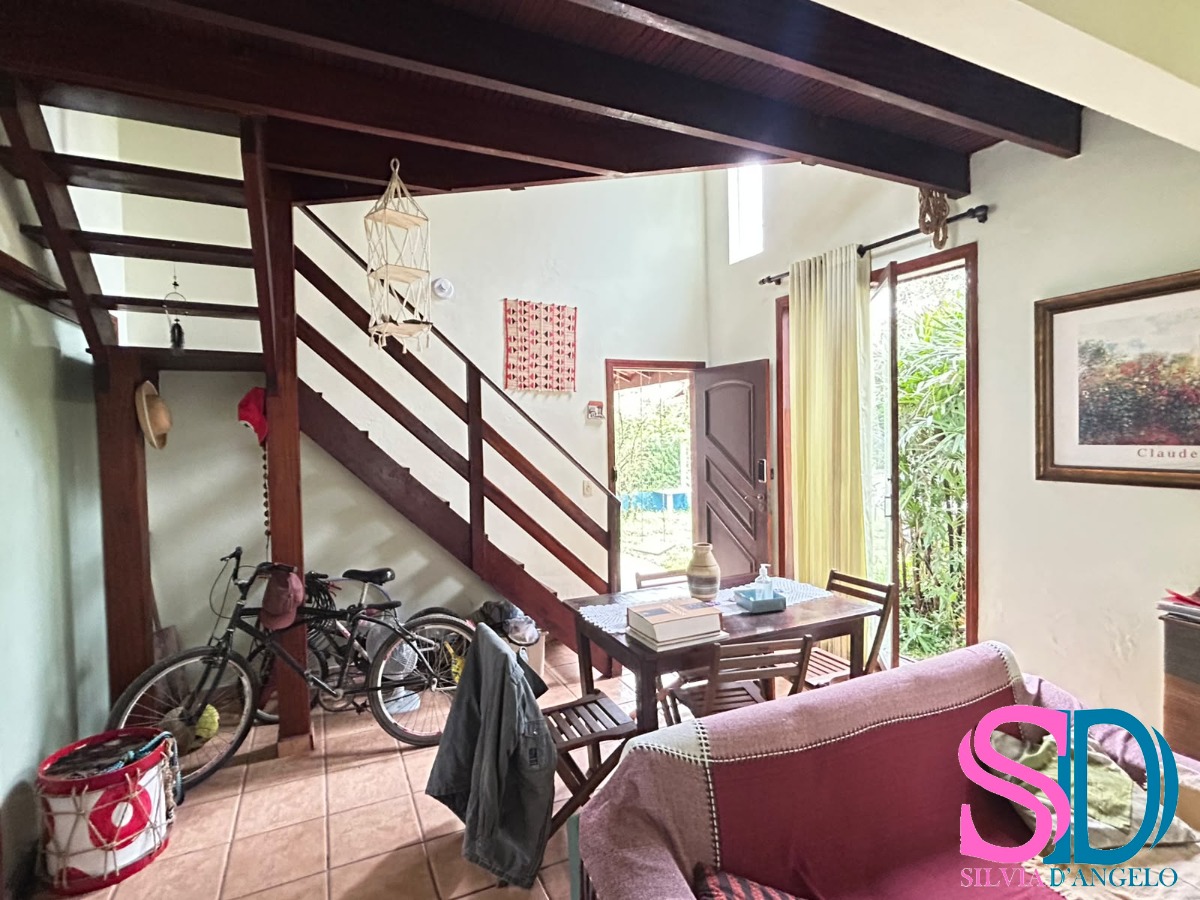 Casa, 4 quartos, 186 m² - Foto 1