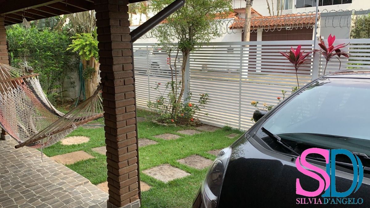 Casa Itagua, 5 Dormitórios